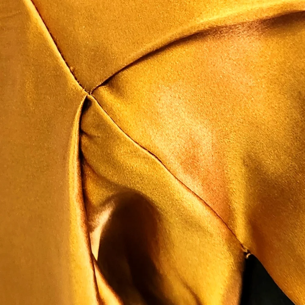 ✨️Amanda Uprichard Antique Bronze Blouse 100% Silk Mannequin Worn Only✨️ - Picture 10 of 16